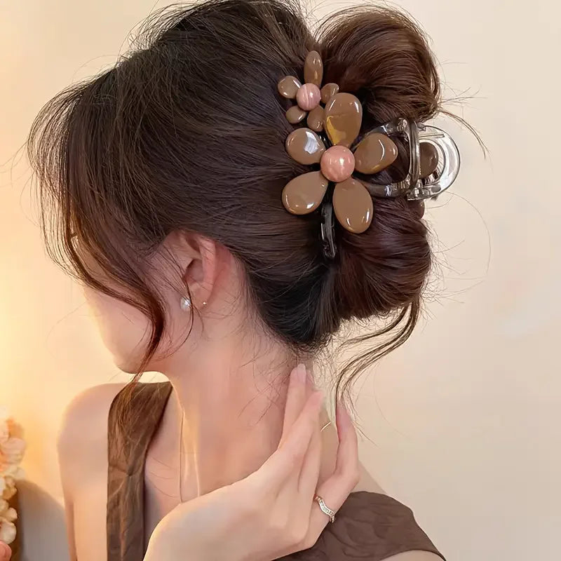 1 elegant floral hair clip for women - perfect for fixing half height hairstyles, decorating wigs, and fashionable hair clips
