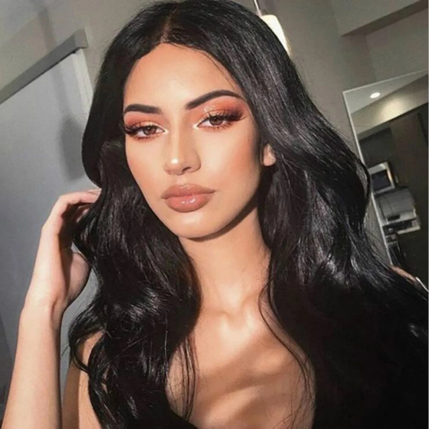 Premium Natural Black Wavy Synthetic Wig  for Women Middle Part Curly Natural Looking 22 Inch Long Full Volume