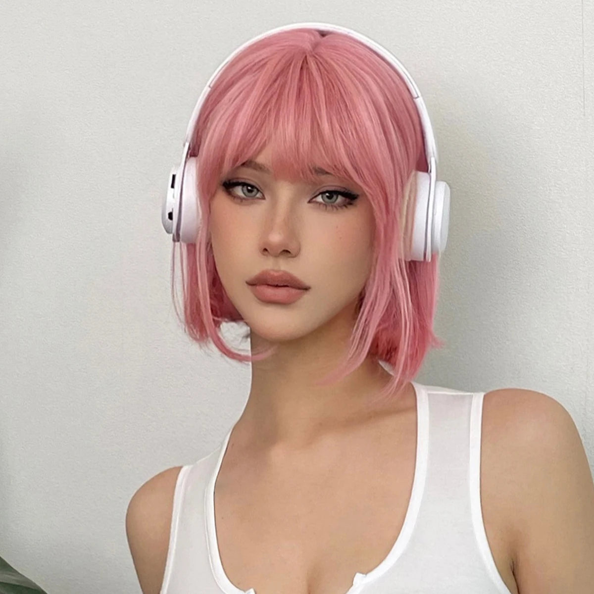 Short Straight Bob Synthetic Wigs Pink Natural Hair Wig with Bangs for Women Cosplay Cute Wig Heat Resistant Fiber